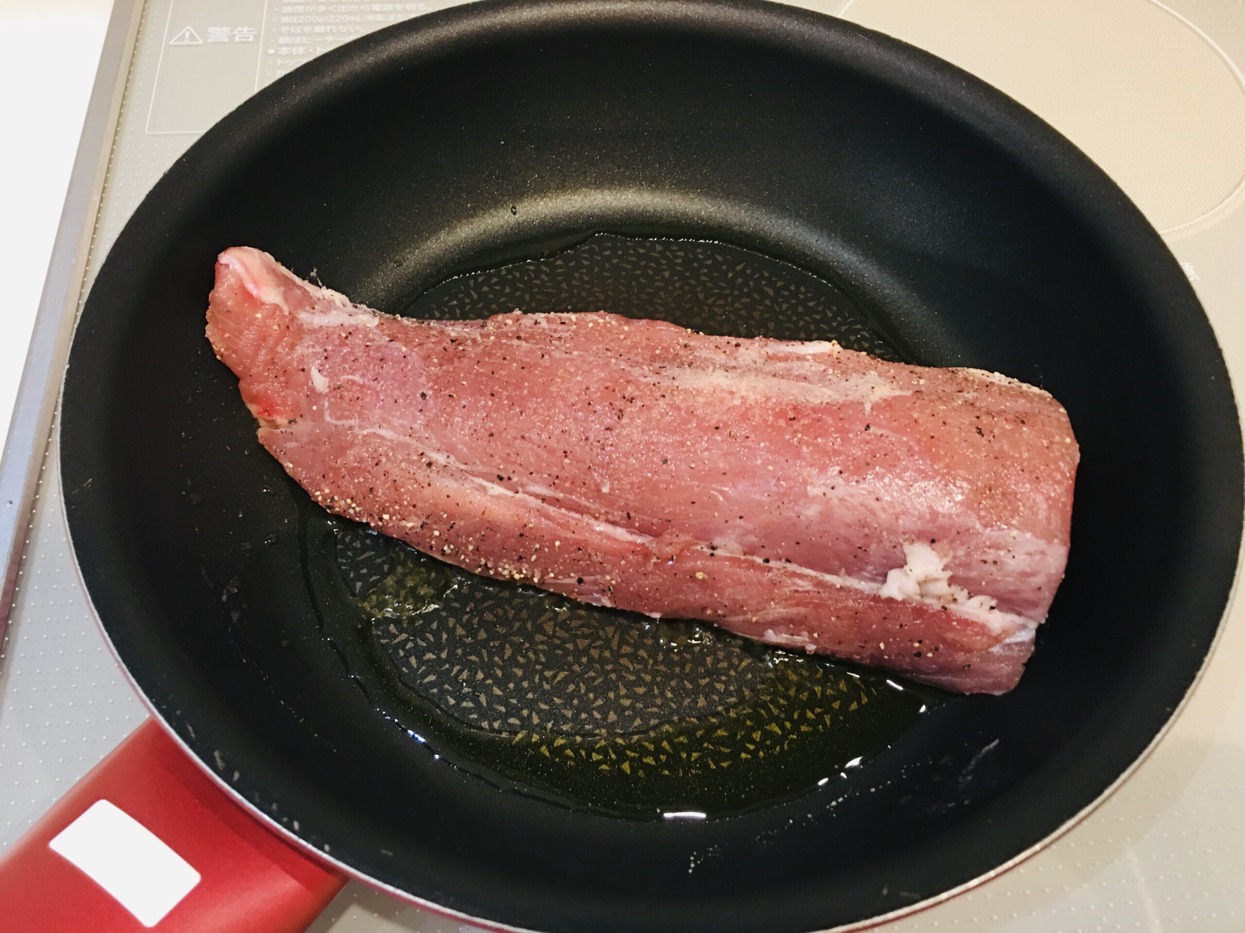 メープルベーコン巻き豚ヒレ肉のローズマリーチェリーソース添え レシピ