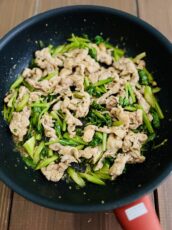 豚肉とセロリの炒め物