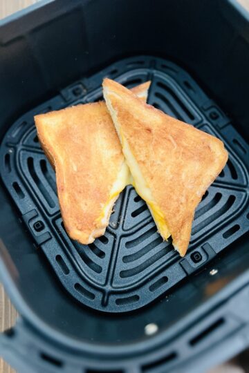 ノンフライヤーグリルドチーズサンドイッチ