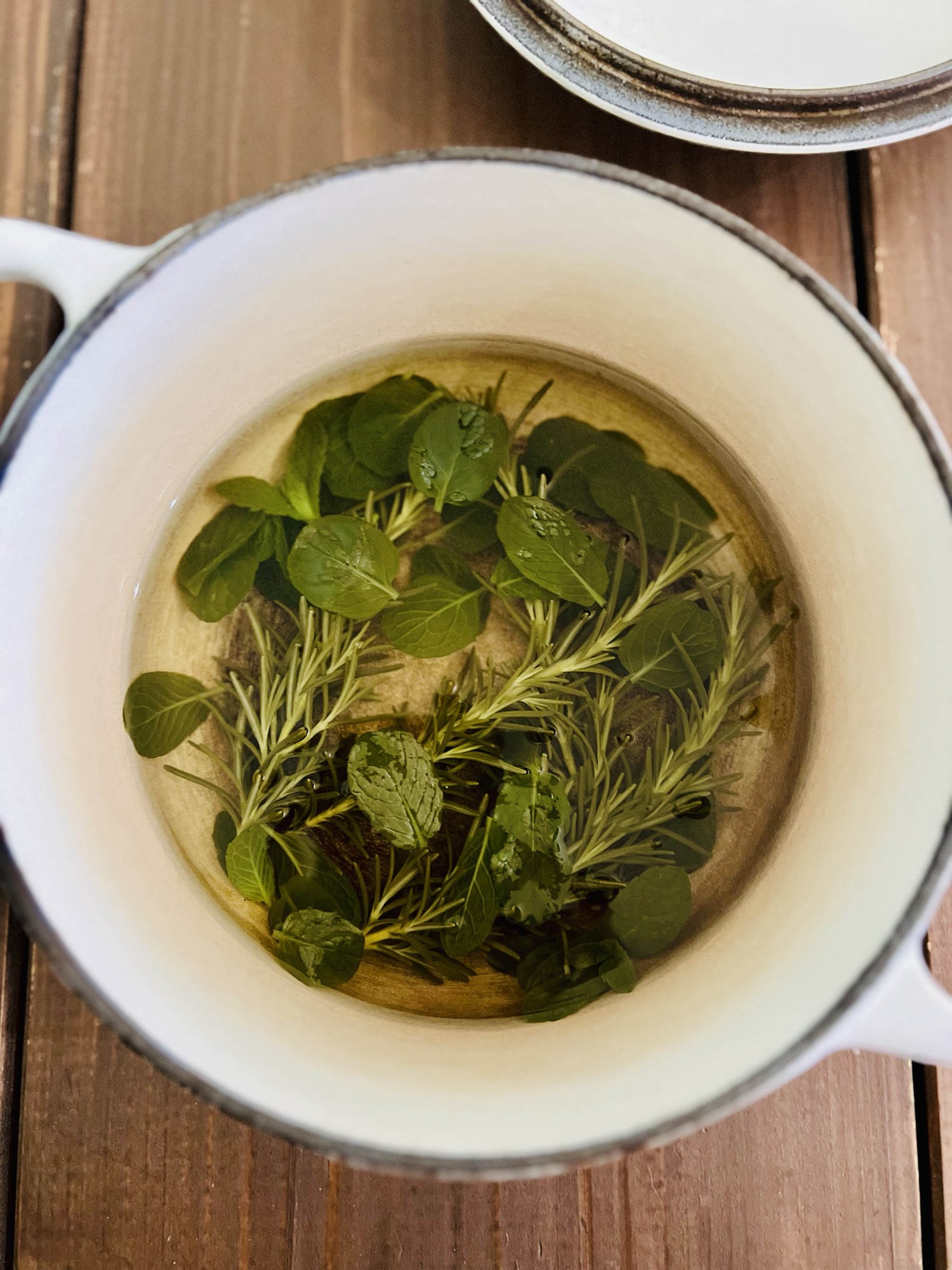 DIYローズマリーヘアーウォーター