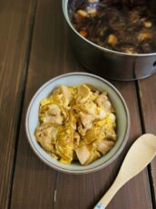 だし香るやさしい味わいの親子丼
