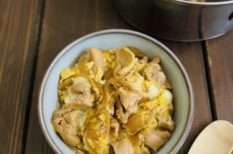 だし香るやさしい味わいの親子丼